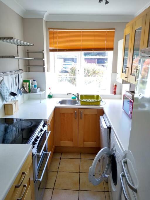 דירות סאטון 2 Bed Flat Near Station With Parking&Comgarden מראה חיצוני תמונה