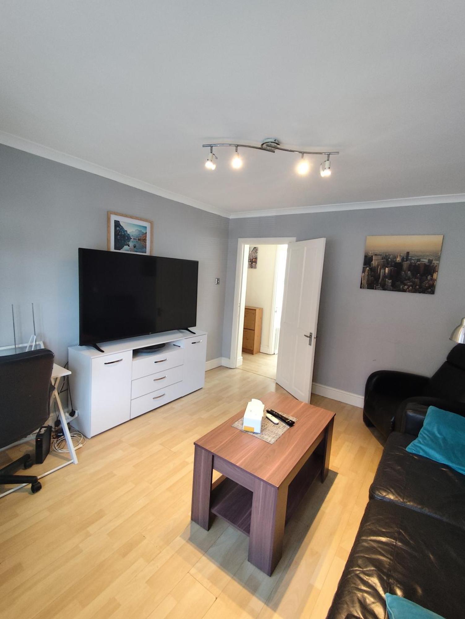 דירות סאטון 2 Bed Flat Near Station With Parking&Comgarden מראה חיצוני תמונה